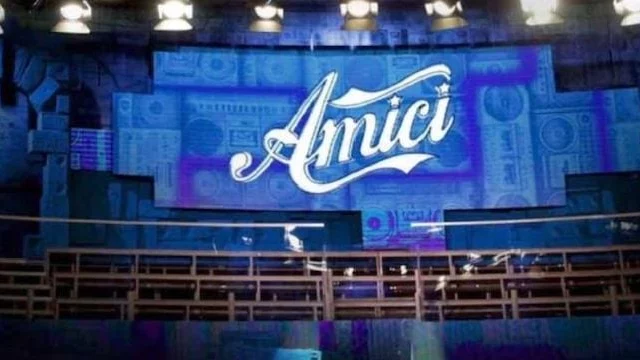 Amici 20: un ex professore difende il talent e critica alcuni professionisti