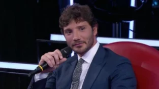 Stefano De Martino: ecco com'era ad Amici. Le foto prima e dopo