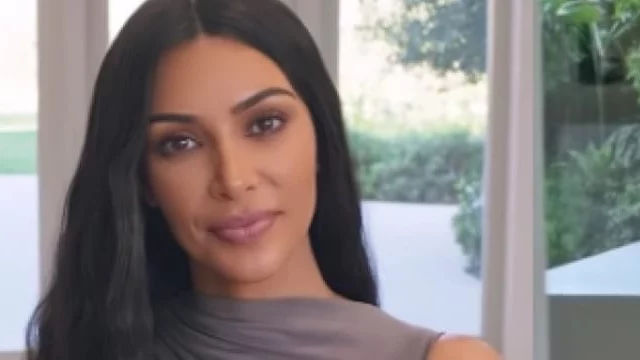 Kim Kardashian citata in giudizio da 7 ex collaboratori domestici: i motivi