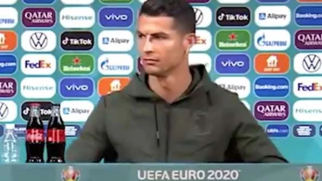 Cristiano Ronaldo 'snobba' Coca Cola e il brand perde punti in borsa