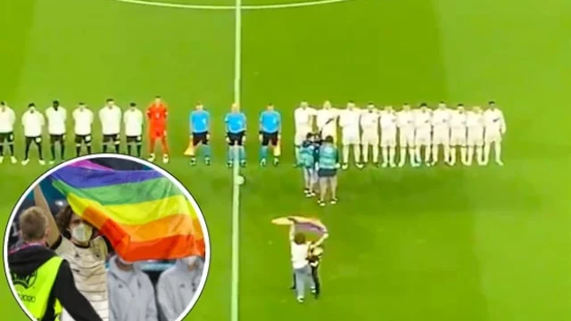 Euro 2020, un tifoso invade il campo durante l’inno dell’Ungheria (VIDEO)