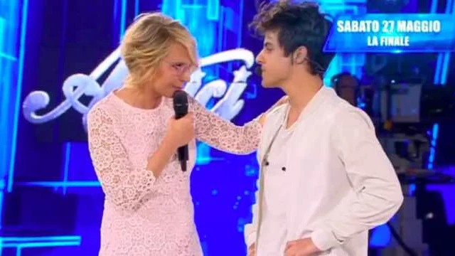 Michele Merlo: Fanpage svela la scelta di Maria De Filippi dopo il funerale