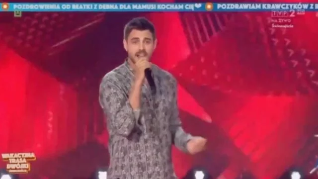 Francesco Monte sbarca in Polonia e canta “Nel blu dipinto di blu” in tv