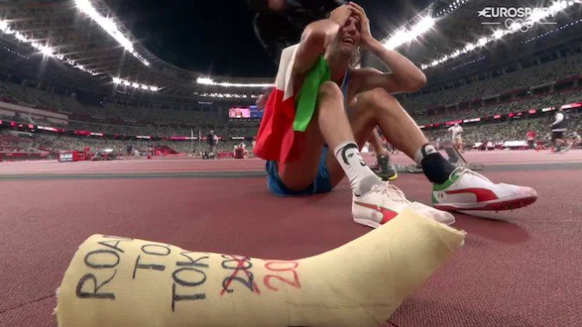 Gianmarco Tamberi vince l'oro nel salto in alto alle Olimpiadi