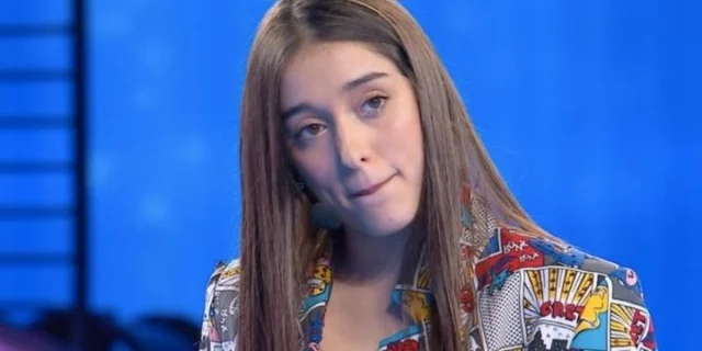 giulia stabile foto smettere condividere fan