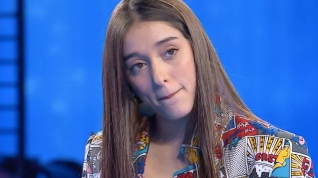 giulia stabile foto smettere condividere fan