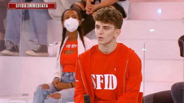 Dario Schirone di Amici 21 si è esibito durante una puntata del Serale