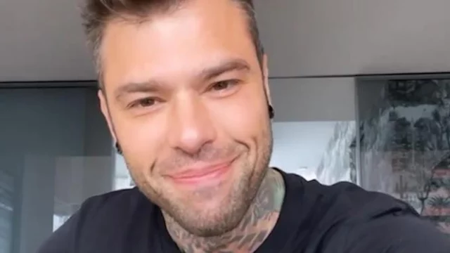 Fedez scende in politica nel 2023? La verità potrebbe essere un’altra: le teorie del web