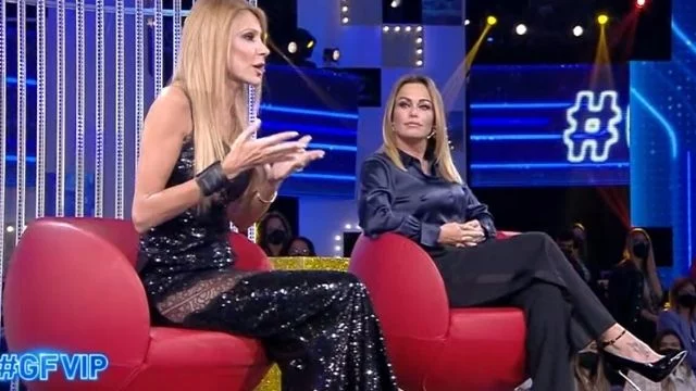 adriana volpe commento sonia bruganelli