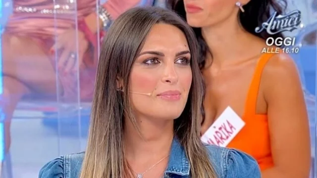 Andrea Nicole rivela che i genitori la mandarono in terapia