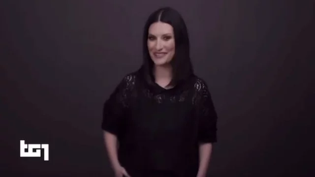 Laura Pausini super ospite a Sanremo 2022: l'annuncio di Amadeus