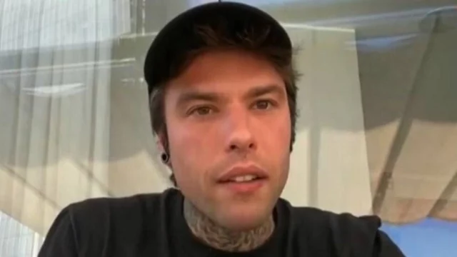 Fedez: la madre sventa una truffa ai suoi danni per 100 mila euro