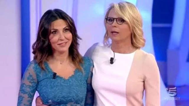 Sabrina Ferilli svela cosa le ha detto Maria De Filippi dopo Sanremo