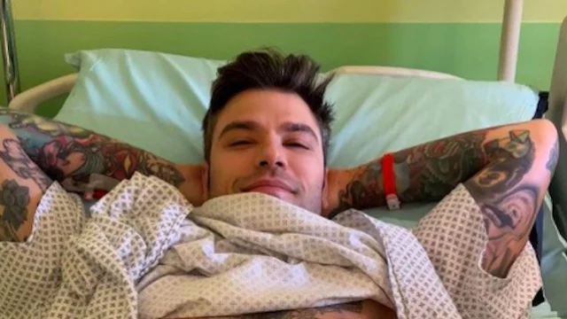 Fedez è stato dimesso dall'ospedale dopo l'intervento