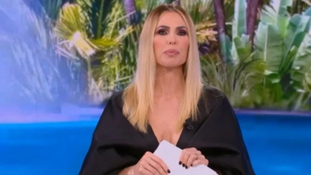 Ilary Blasi sgridata dagli autori durante L'isola dei famosi: il retroscena