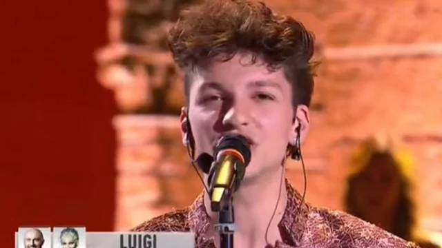 Luigi e la performance contro la violenza sulle donne (VIDEO)