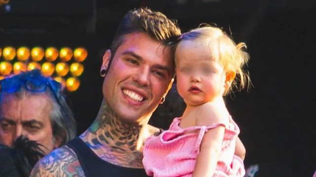 Fedez rivela quale sarà il suo prossimo tatuaggio, dedicato a Vittoria