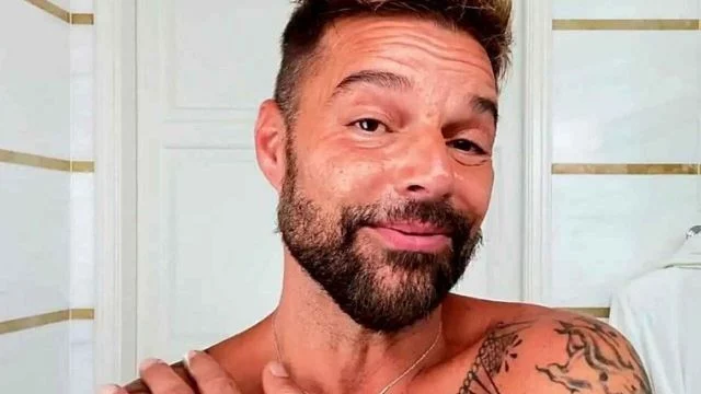 ricky martin assolto