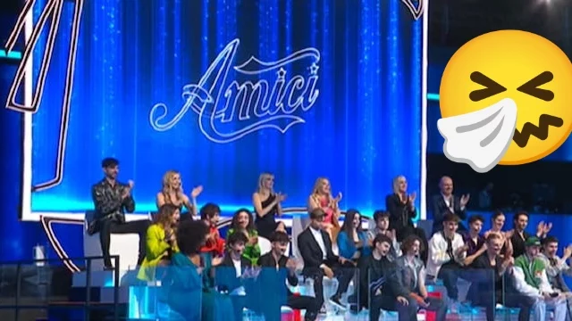 Amici 21: un ex allievo annulla un concerto per motivi di salute