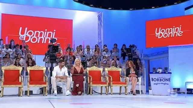 Uomini e Donne anticipazioni, una coppia lascia il programma