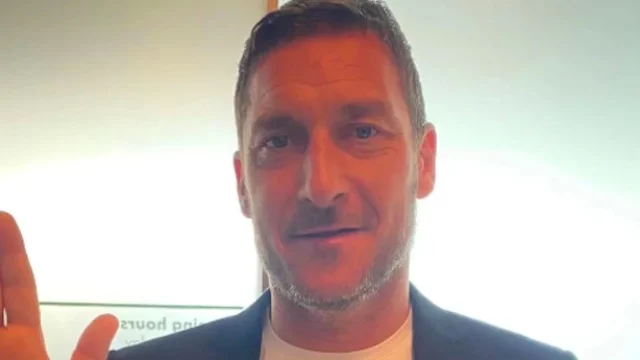 Francesco Totti avvistato a casa di Noemi con sua figlia (FOTO)