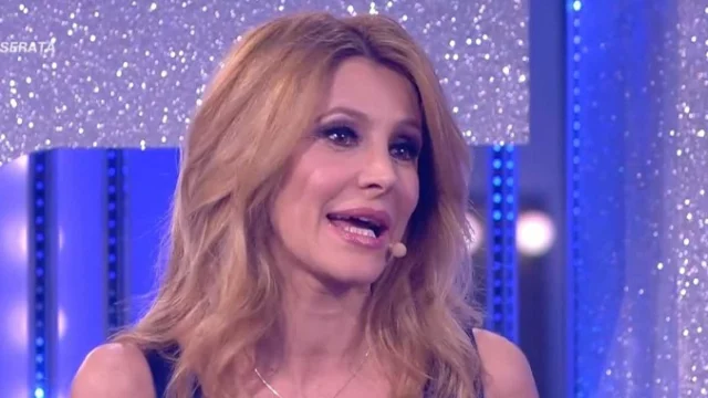 Adriana Volpe di nuovo opinionista: faccia a faccia con una nemica