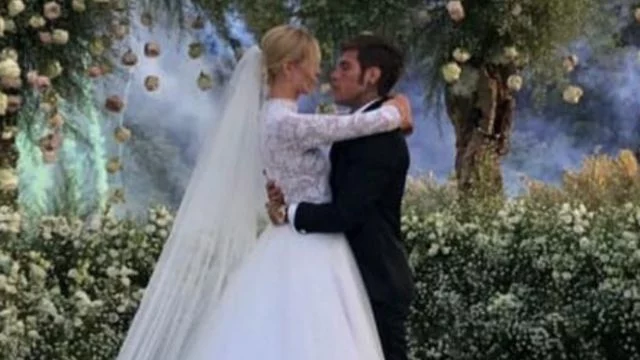 fedez chiara dediche anniversario matrimonio