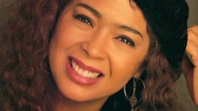 È morta Irene Cara, star di Fame e Flashdance: l'annuncio