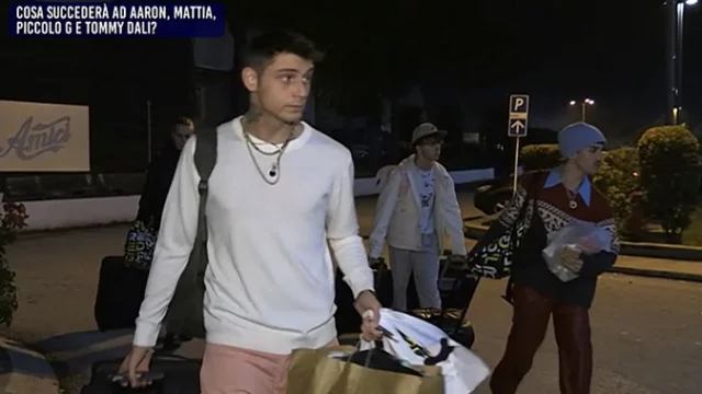 Amici 22, Aaron, Tommy Dali, Piccolo G e Mattia lasciano la casetta