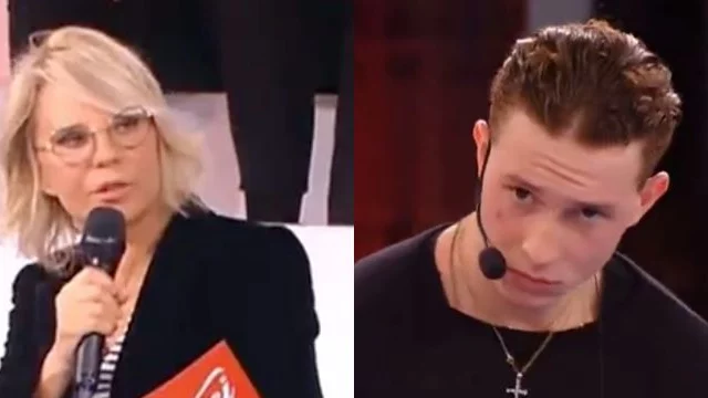 Maria De Filippi rimprovera Wax per il suo atteggiamento