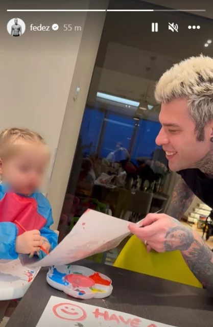 Fedez torna sui social