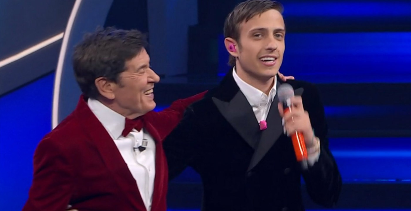 Gianni Morandi Festeggia I Anni Di Fatti Mandare Dalla Mamma