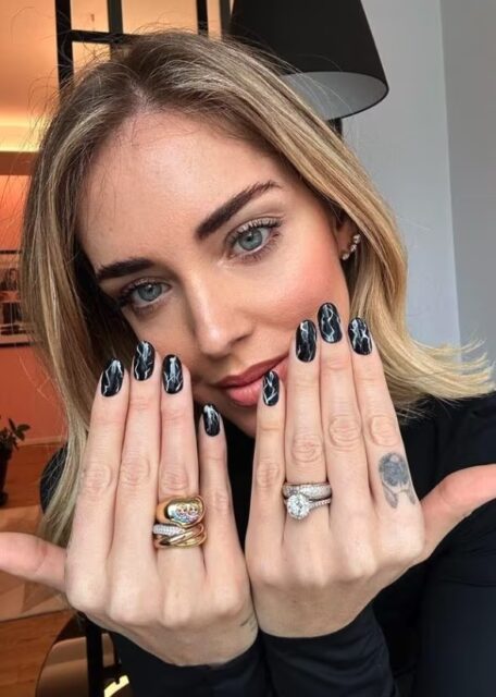 Chiara Ferragni e l'anello per Leone e Vittoria