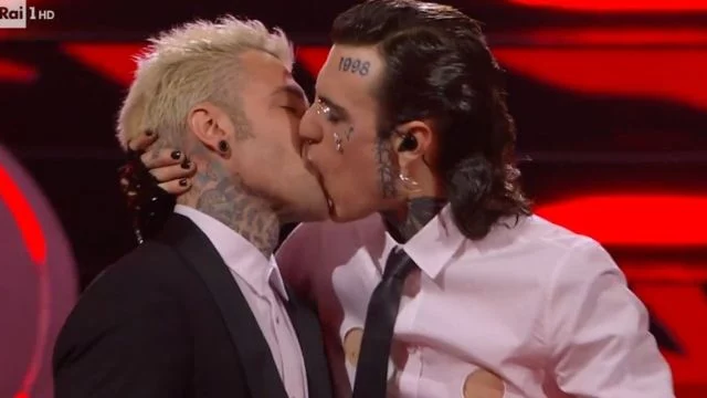 sanremo 2023 rosa chemical retroscena bacio fedez