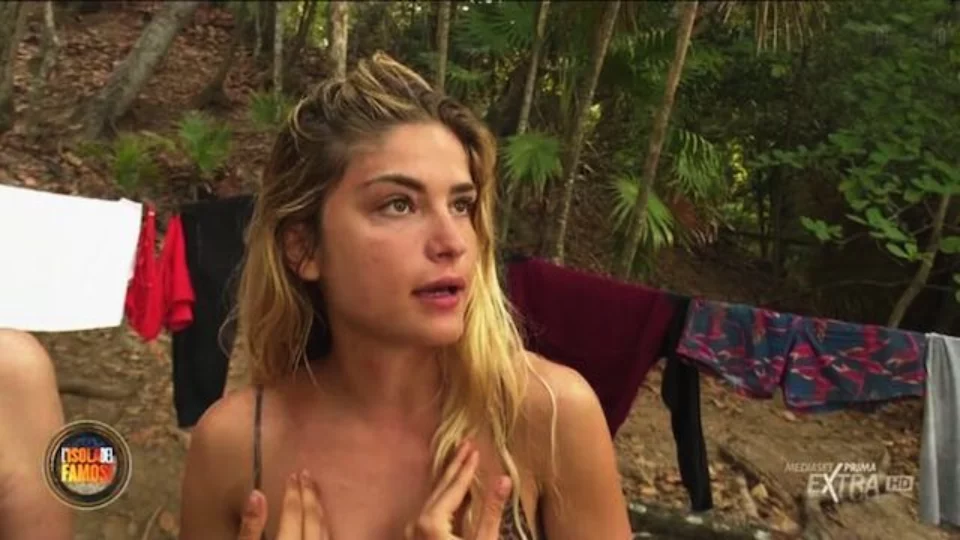 Claudia Motta si è ritirata da L'Isola dei Famosi: il comunicato