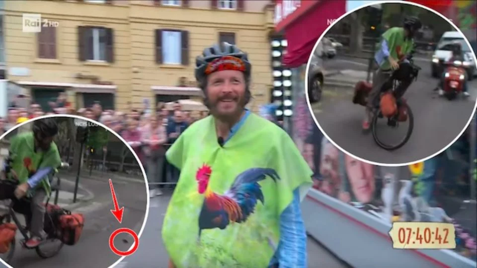 Jovanotti perde il telefono per strada, una vespa glielo frantuma