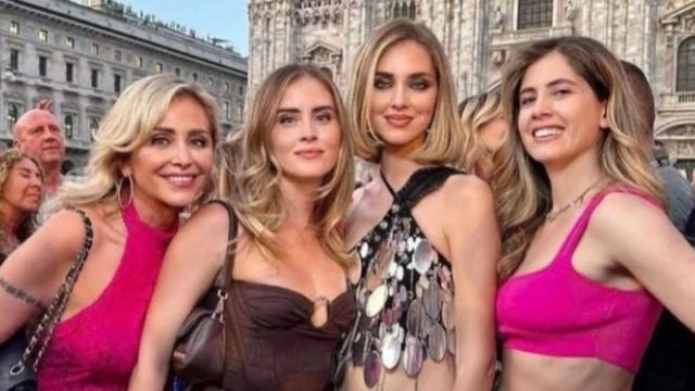 valentina ferragni foto criticata braccio deforma