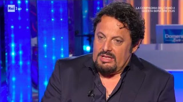 Enrico Brignano si scusa con il cantante neomelodico Mario Forte