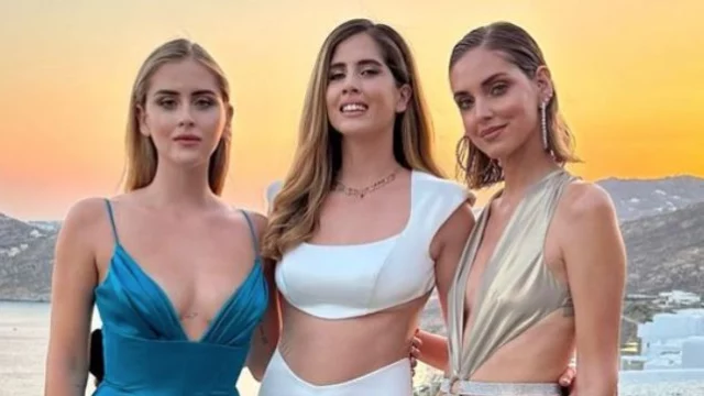 Chiara Ferragni vola a Mykonos per l'addio al nubilato di Francesca