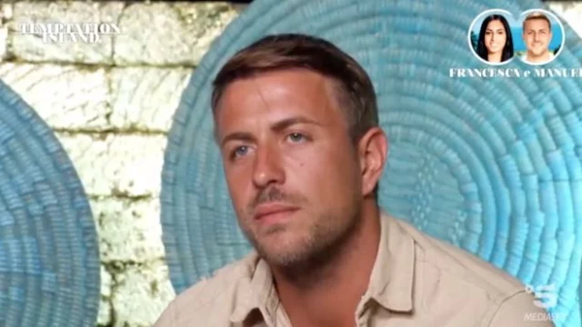 Temptation Island, Manuel chiamato nel pinnettu durante una festa