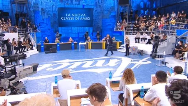 Amici 23, nella classe mancano latinisti e ballerini di classico