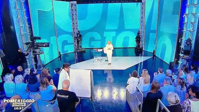 Pomeriggio 5, parla il regista sostituito dopo una sola puntata