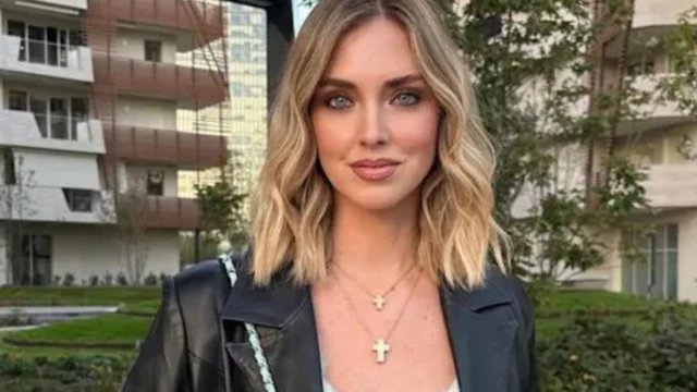 chiara ferragni copertina l'espresso truccata clown