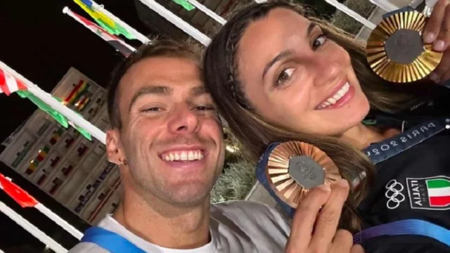 Paltrinieri e Fiamingo coppia da sogno! Mentre lui vinceva il bronzo, lei vinceva l'oro nella spada a squadre (FOTO)