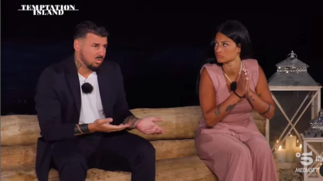 Temptation Island: Lino ci ripensa e richiama Alessia per un secondo falò, lei lo lascia un'altra volta (VIDEO)