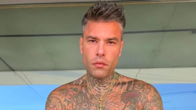 Fedez, malore in aereo e ricovero in ospedale: parla il suo staff