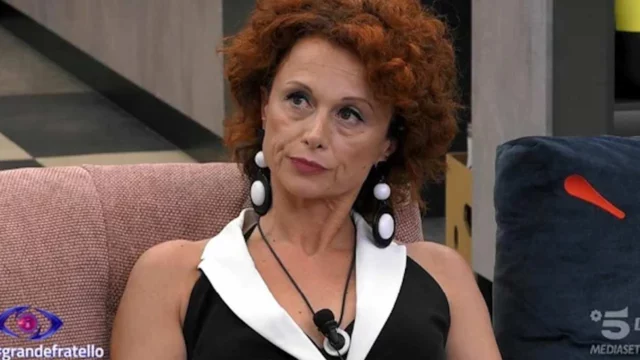 Beatrice Luzzi su tutte le furie smentisce una fake news sul suo conto