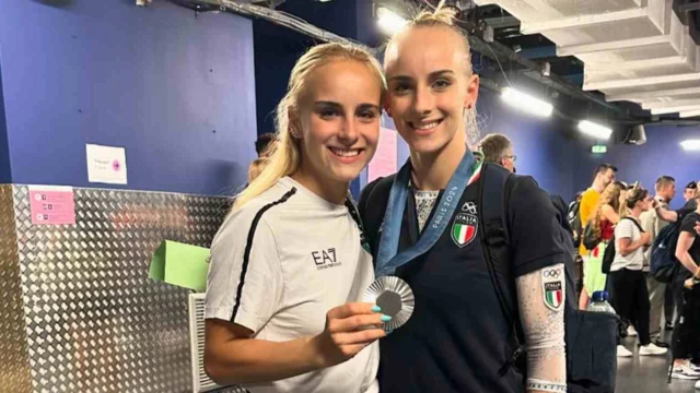 Alice D'Amato è campionessa olimpica: il dolce post della sorella Asia