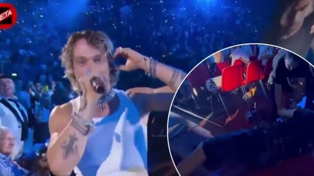 Irama, durante la sua performance un cameraman inciampa e cade