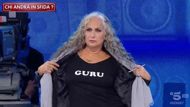 Amici 24, la Celentano arriva in studio con la maglia 